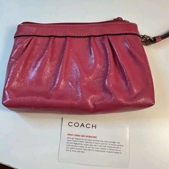 COACH PINK PATENT LEATHER WRISTLET - Picture 1 of 8